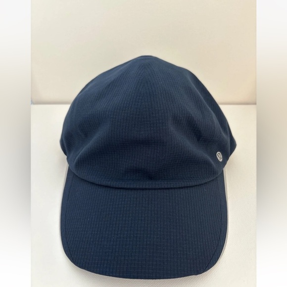 Lululemon FAST FREE RUN HAT *WOVENAIR SZ S M color true navy NWT $38 - Picture 2 of 7